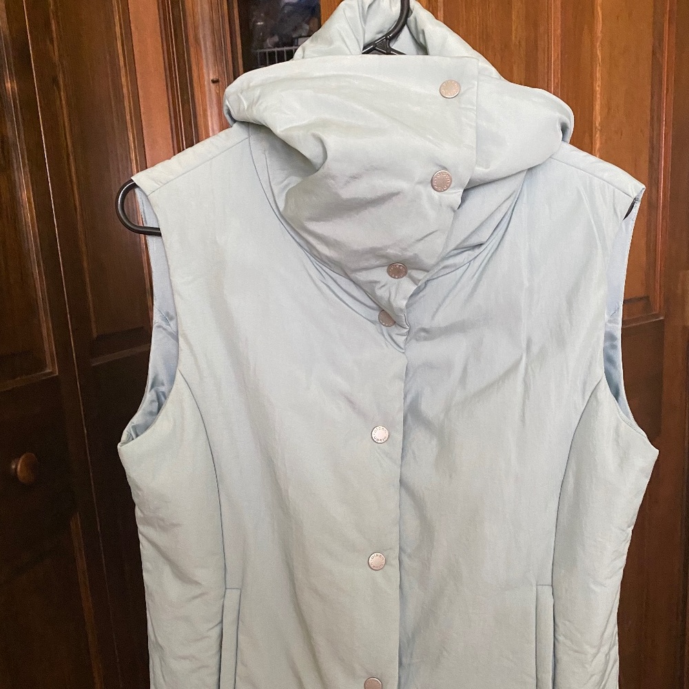 OS Sigrid Olsen, pale blue puffer vest